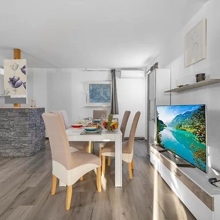 בית נופש Beautiful In With Wifi *