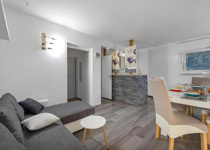 Сasa de vacaciones Beautiful In With Wifi Primošten